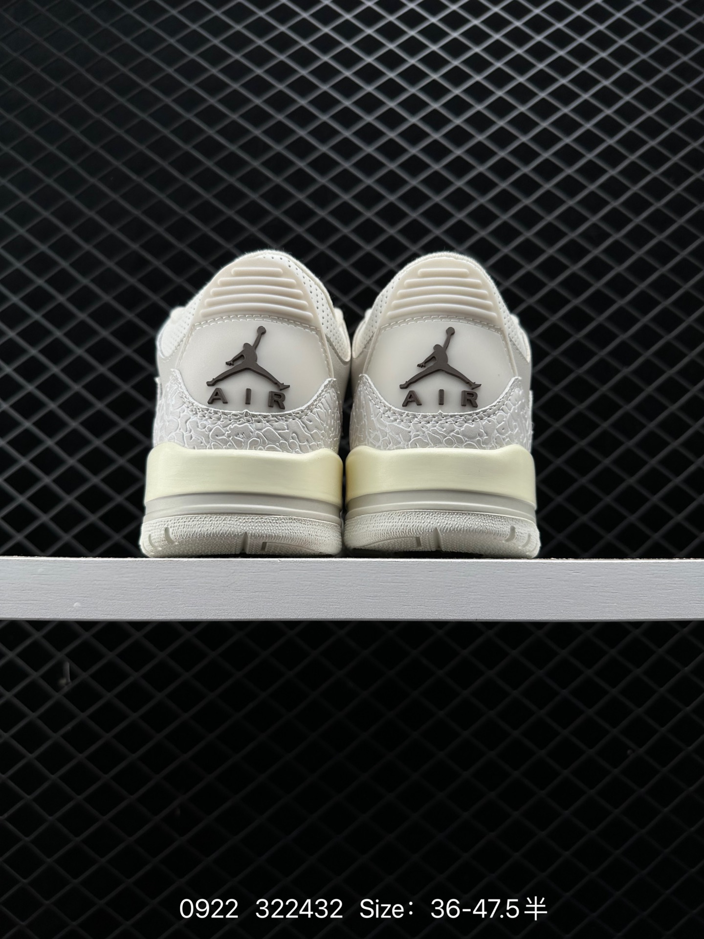 Air Jordan 3 Retro ”Hide and Sneak“